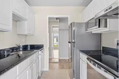 8 Commodore Dr C457, Emeryville, CA 94608 - Photo 12