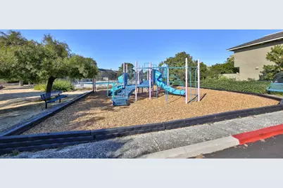 19311 Creekside Cir, Salinas, CA 93908 - Photo 4