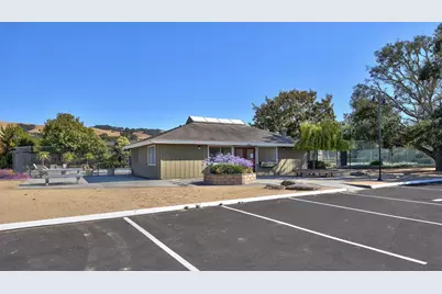 19311 Creekside Cir, Salinas, CA 93908 - Photo 2