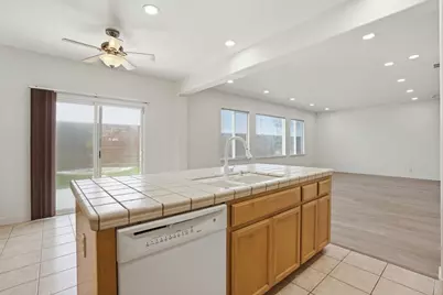 381 Honeybell St, Los Banos, CA 93635 - Photo 12