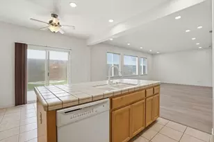 381 Honeybell St, Los Banos, CA 93635 - Photo 12