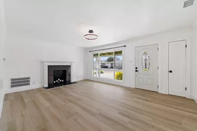 3817 Martin Dr, San Mateo, CA 94403 - Photo 10