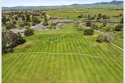 913 Ridgemark Dr, Hollister, CA 95023 - Photo 58