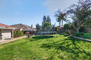 913 Ridgemark Dr, Hollister, CA 95023 - Photo 42