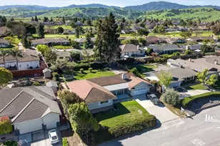 913 Ridgemark Dr, Hollister, CA 95023 - Photo 52