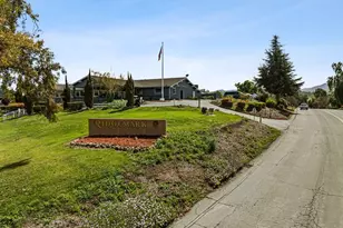 913 Ridgemark Dr, Hollister, CA 95023 - Photo 62