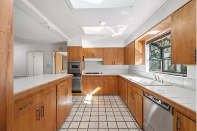 70 Tiptoe Ln, Burlingame, CA 94010 - Photo 12