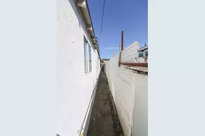 7118 Halliday Ave, Oakland, CA 94605 - Photo 2