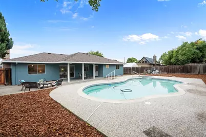 1941 Memorial Dr, Hollister, CA 95023 - Photo 32