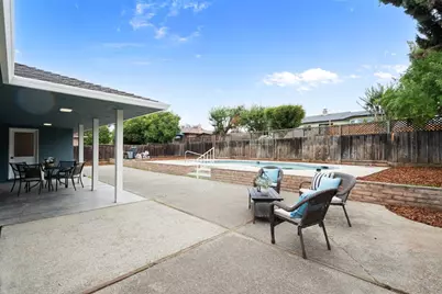 1941 Memorial Dr, Hollister, CA 95023 - Photo 36