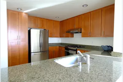 423 7th St 901, Oakland, CA 94607 - Photo 1