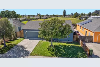 120 Onyx Dr, Watsonville, CA 95076 - Photo 2