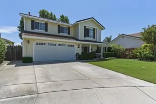 2181 Burlwood Dr, Hollister, CA 95023 - Photo 2