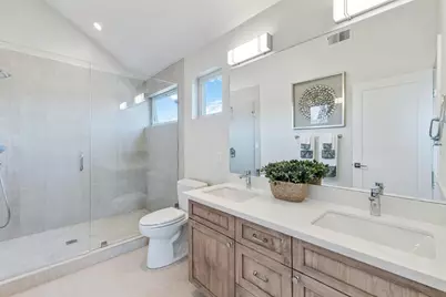 16 Hillview Ave, Redwood City, CA 94062 - Photo 12