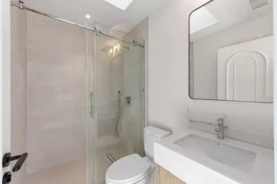 114 Bayswater Ave, Burlingame, CA 94010 - Photo 52