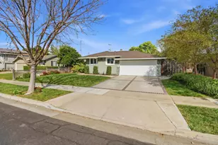 124 Hollycrest Dr, Los Gatos, CA 95032 - Photo 2