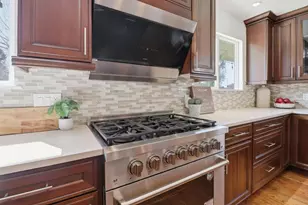 124 Hollycrest Dr, Los Gatos, CA 95032 - Photo 10