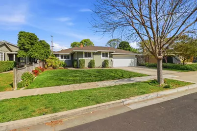 124 Hollycrest Dr, Los Gatos, CA 95032 - Photo 2