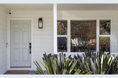 1067 17th Ave, Redwood City, CA 94063 - Photo 2