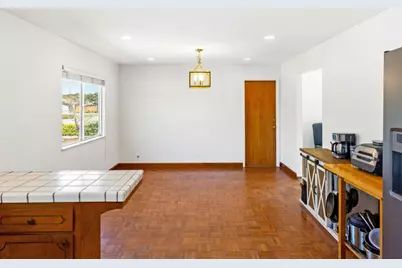 20091 Portola Dr, Salinas, CA 93908 - Photo 12