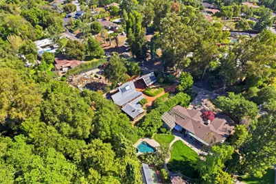 12861 Foothill Ln, Saratoga, CA 95070 - Photo 58