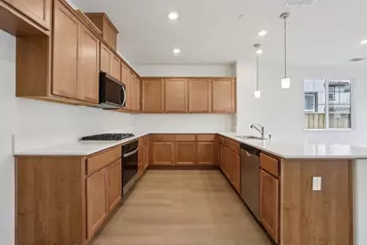2211 Daisy Dr, Hollister, CA 95023 - Photo 10