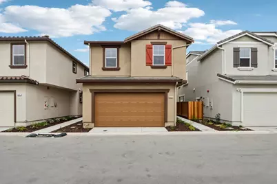 2211 Daisy Dr, Hollister, CA 95023 - Photo 1