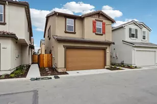 2211 Daisy Dr, Hollister, CA 95023 - Photo 2