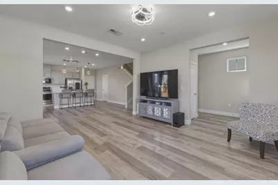 22 E Funderburg Blvd, Mountain House, CA 95391 - Photo 10