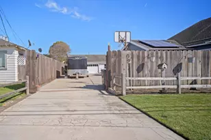 805 Iverson St, Salinas, CA 93901 - Photo 2