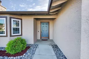 711 Clearview Dr, Hollister, CA 95023 - Photo 2