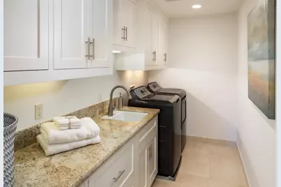 1330 Villa Dr, Los Altos, CA 94024 - Photo 16