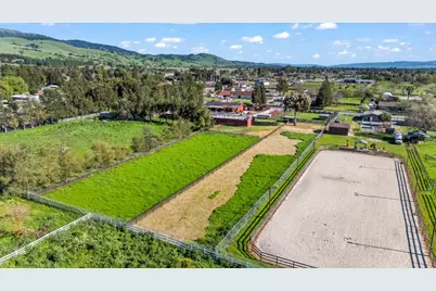 1515 Dias Dr, San Martin, CA 95046 - Photo 44