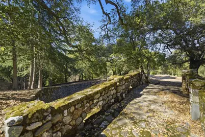 15400 Madrone Hill Rd, Saratoga, CA 95070 - Photo 22