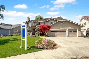1800 Nora Dr, Hollister, CA 95023 - Photo 2