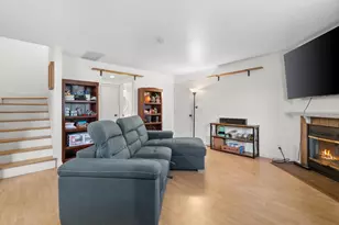 240 Green Meadow Dr B, Watsonville, CA 95076 - Photo 2