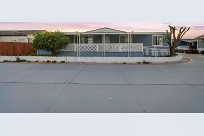 174 Redwood Dr 174, Hollister, CA 95023 - Photo 2