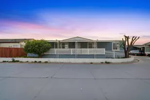 174 Redwood Dr 174, Hollister, CA 95023 - Photo 2