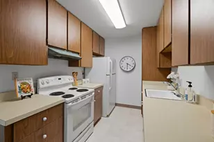 2456 W Bayshore Rd 10, Palo Alto, CA 94303 - Photo 8