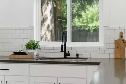 580 Green Manor Ct, Palo Alto, CA 94301 - Photo 14