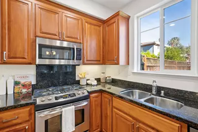 239 Granada Park Cir, Mountain View, CA 94043 - Photo 10