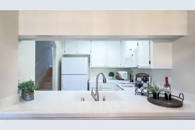 105 Sunnyhills Ct, Milpitas, CA 95035 - Photo 8