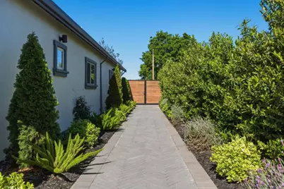 1054 Longfellow Ave, Campbell, CA 95008 - Photo 40