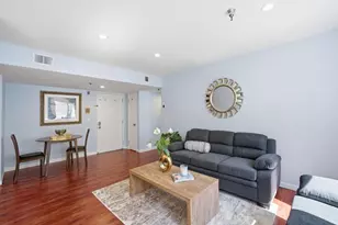 711 S Bayshore Blvd 6, San Mateo, CA 94401 - Photo 1