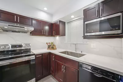 711 S Bayshore Blvd 6, San Mateo, CA 94401 - Photo 14