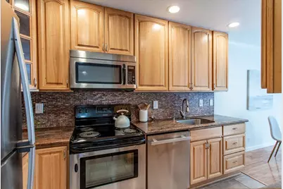 912 La Barbera Dr, San Jose, CA 95126 - Photo 8