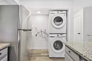 3556 Squirecreek Cir, San Jose, CA 95121 - Photo 12