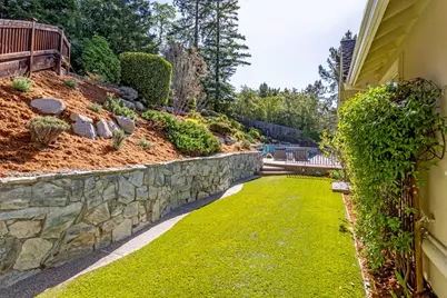 1110 Trinity Dr, Menlo Park, CA 94025 - Photo 38