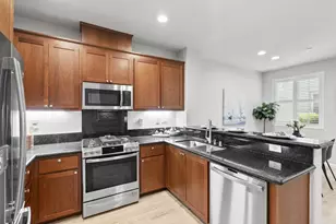 900 Old Oak Ln 3, Hayward, CA 94541 - Photo 8