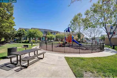 900 Old Oak Ln 3, Hayward, CA 94541 - Photo 32